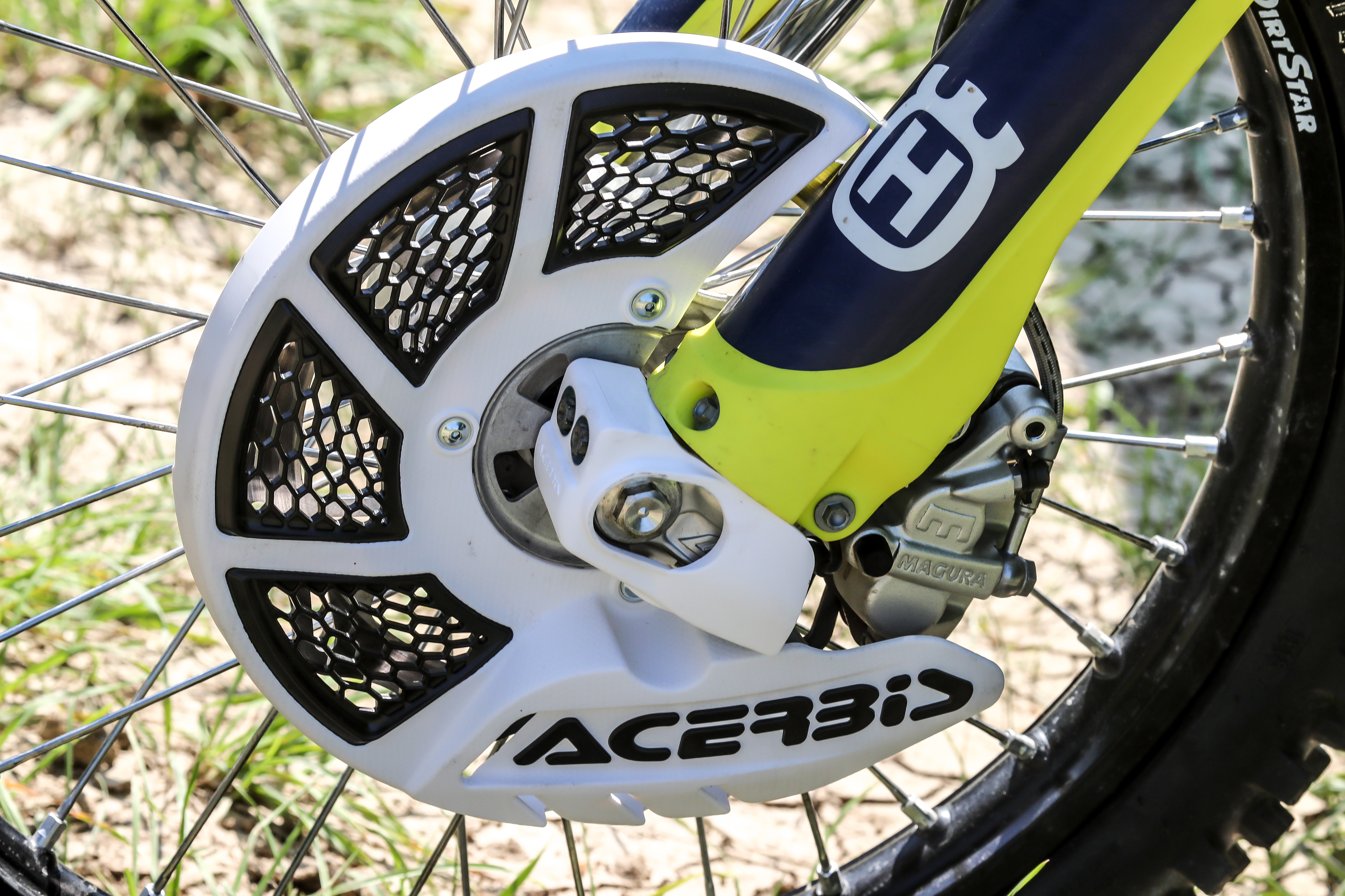 Kryt kotúča Acerbis X-BRAKE bielo čierny