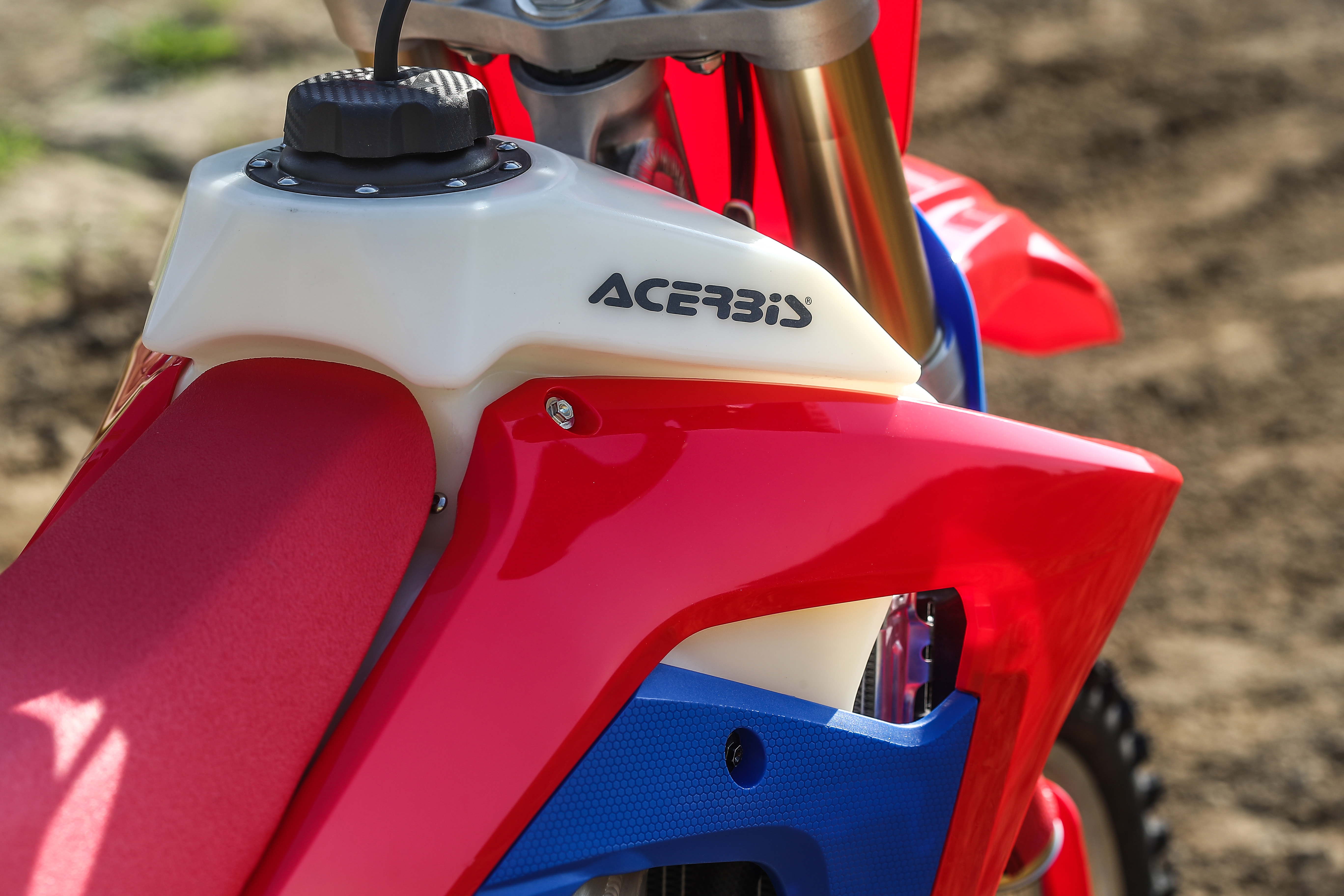Acerbis PALIVOVÁ NÁDRŽ HONDA CRF 450 17-20 + CRF 250 18-20 - 11.5L - FUEL TANK HONDA CRF 450 17-20 + CRF 250 18-20 - 10.5L - CLEAR