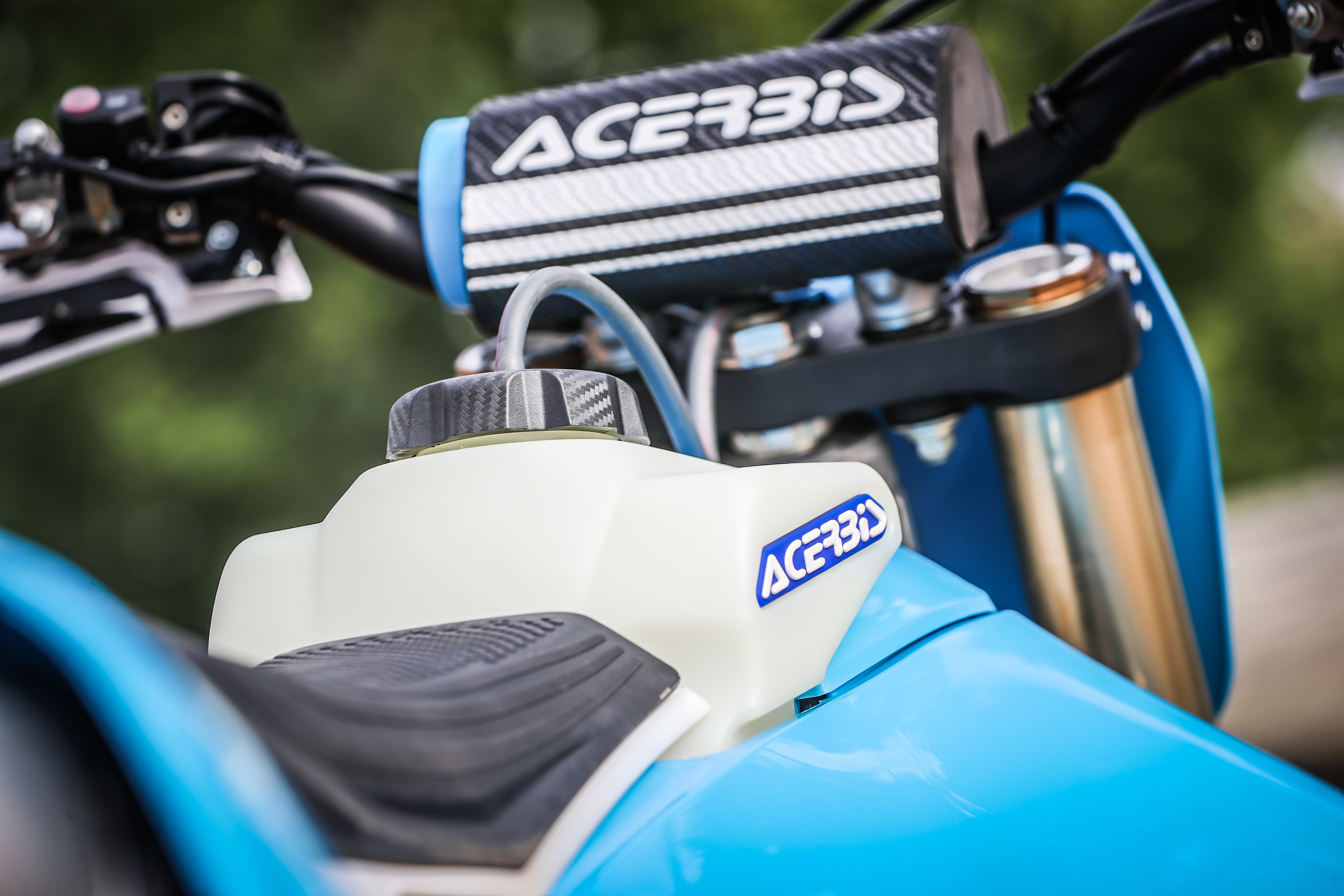 Acerbis PALIVOVÁ NÁDRŽ YAMAHA YZF450 18/23 + YZF250 19/23 10 liter - priesvitná